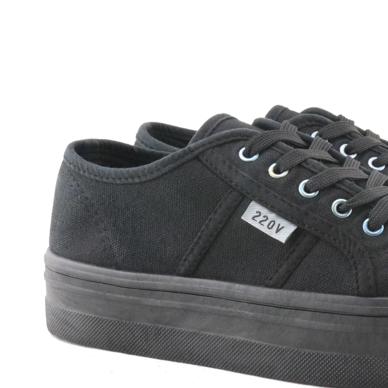 Zapatilla negro lavado CAPRI-INV 220V