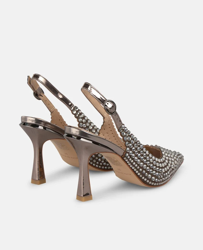 ZAPATO CON PEDRERÍA TACÓN