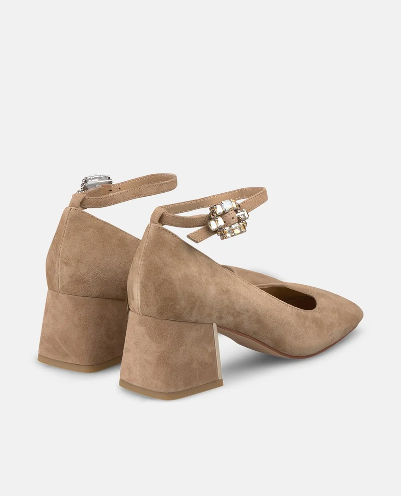 ZAPATO CON HEBILLA PEDRERÍA