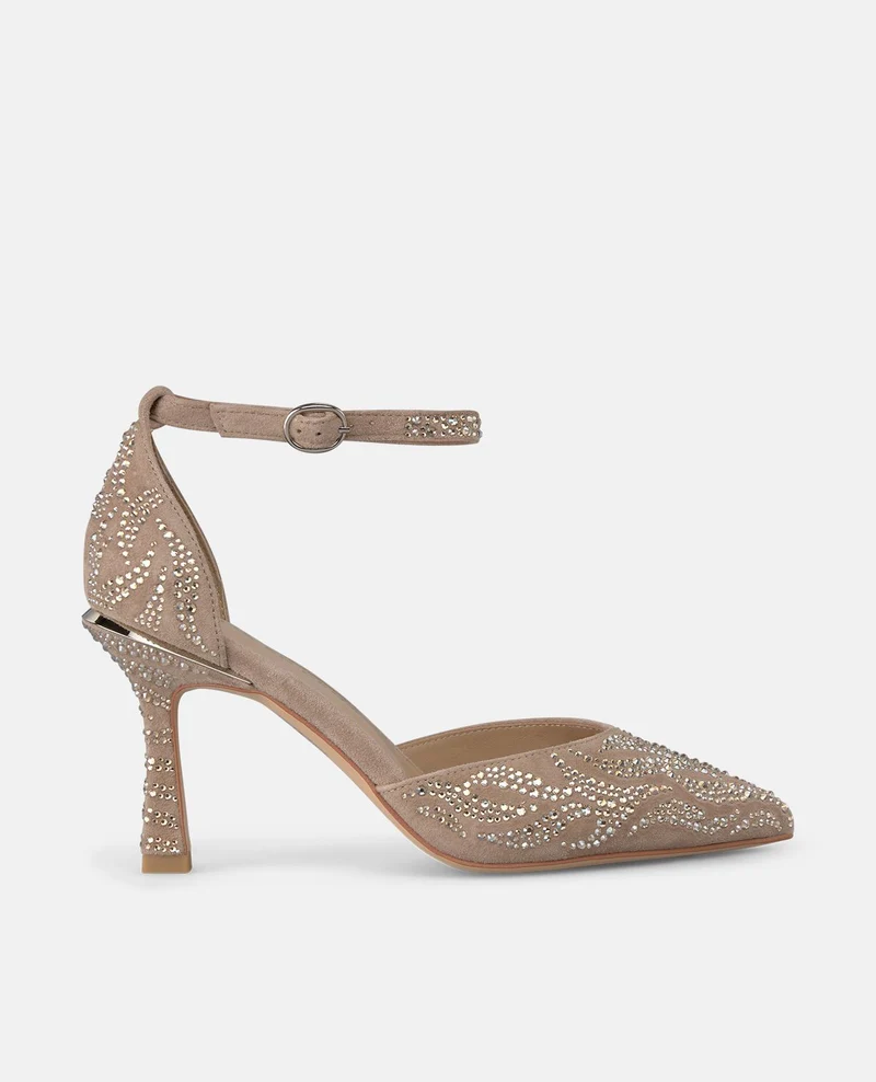 ZAPATO CON DETALLES TACÓN
