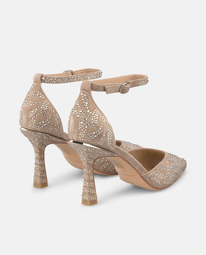 ZAPATO CON DETALLES TACÓN