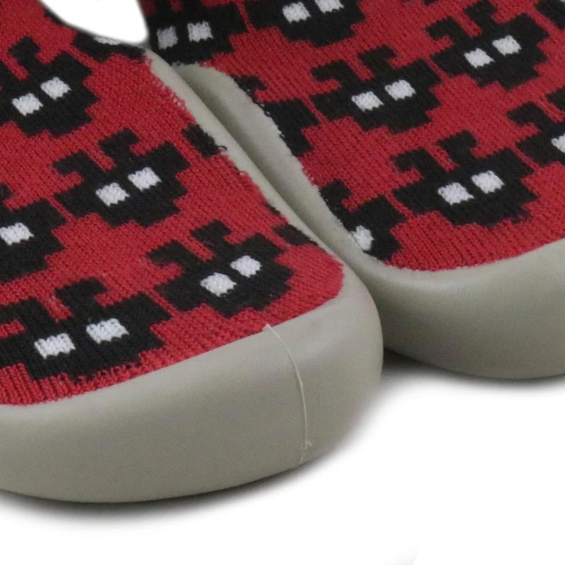 Zapatilla casa negro/rojo E832F Collégien
