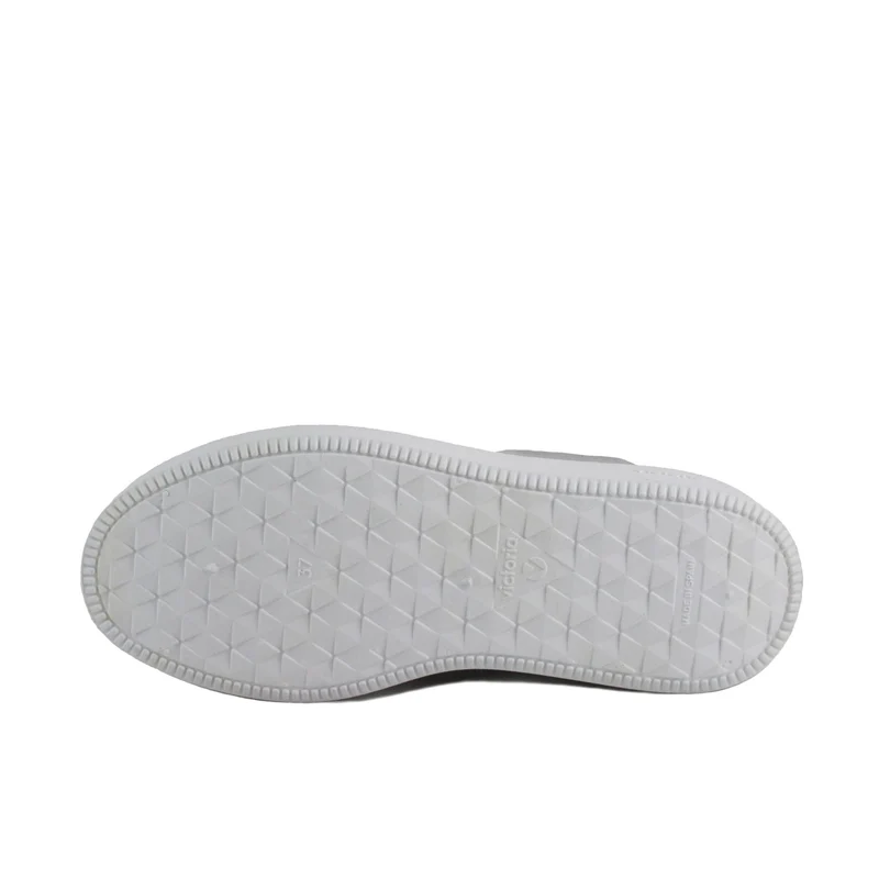 Zapatilla gris claro 260122 Victoria